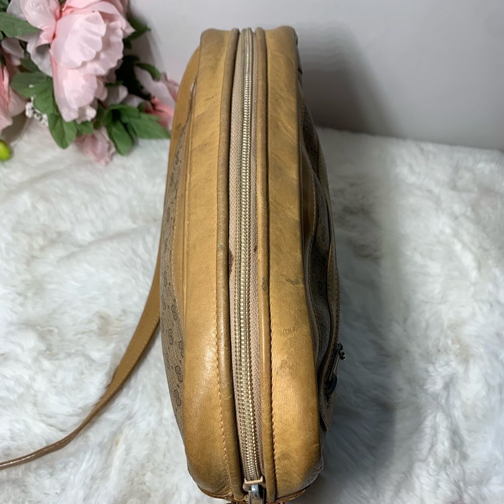 Authentic Vintage Gucci GG Logo Shoulder Bag - Picture 13 of 15